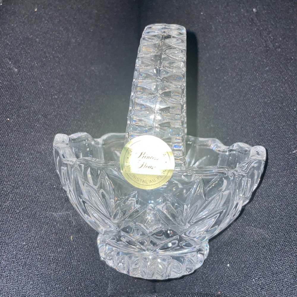 PRINCESS HOUSE 24% LEAD CRYSTAL 4 2/“ TALL 3 1/2”WIDE MINIATURE BASKET